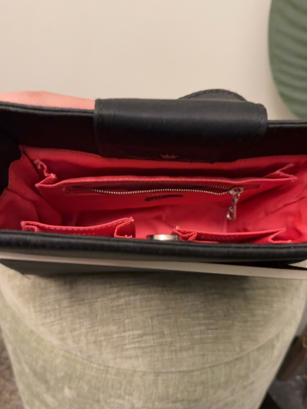 Vintage Elaine Turner Designs Black Structured Shoulder Bag Red Interior Y2K - Picture 10 of 16